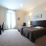 Continental Centre Hotel 3*