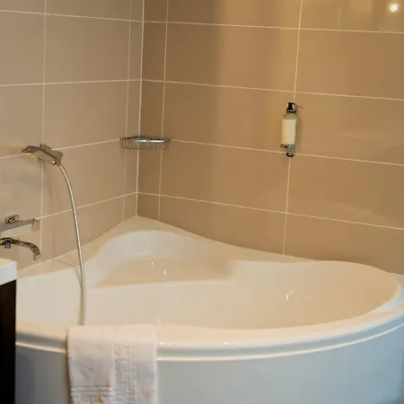 Continental Centre Hotel 3*