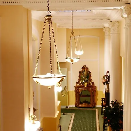 Hotel Continental Centre 3*