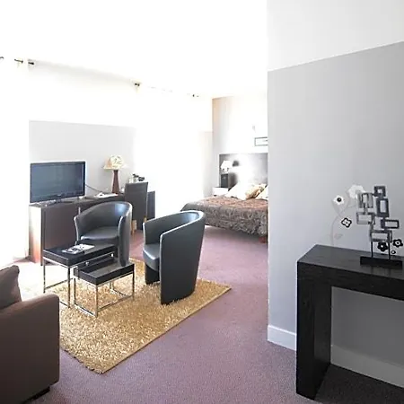 Continental Centre Hotel 3*