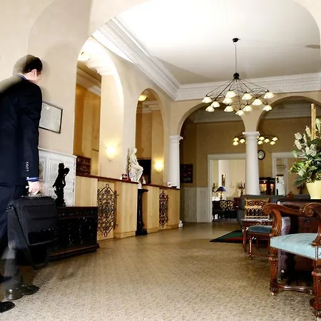 Continental Centre 3*