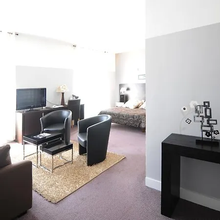 Continental Centre Hotel 3*