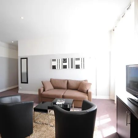 Continental Centre Hotel 3*