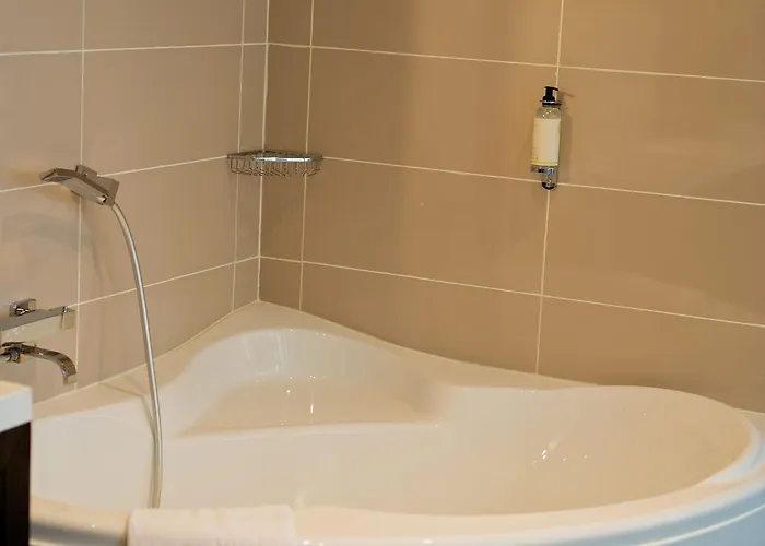 Continental Centre Hotel 3*