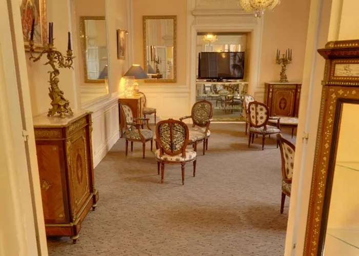 Hotel Continental Centre Pau