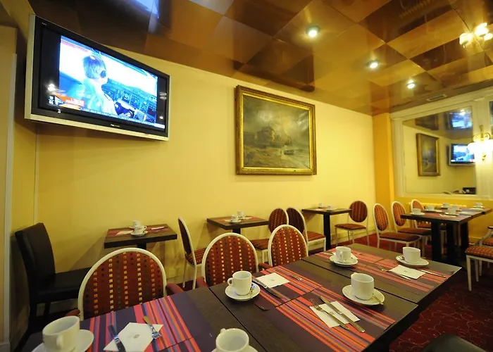 Continental Centre Hotel 3*