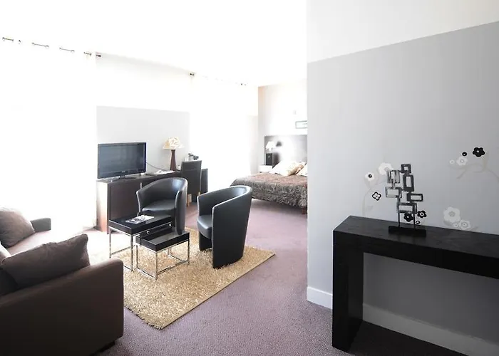 Continental Centre Hotel 3*