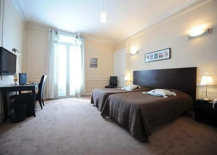 Continental Centre Hotel 3*